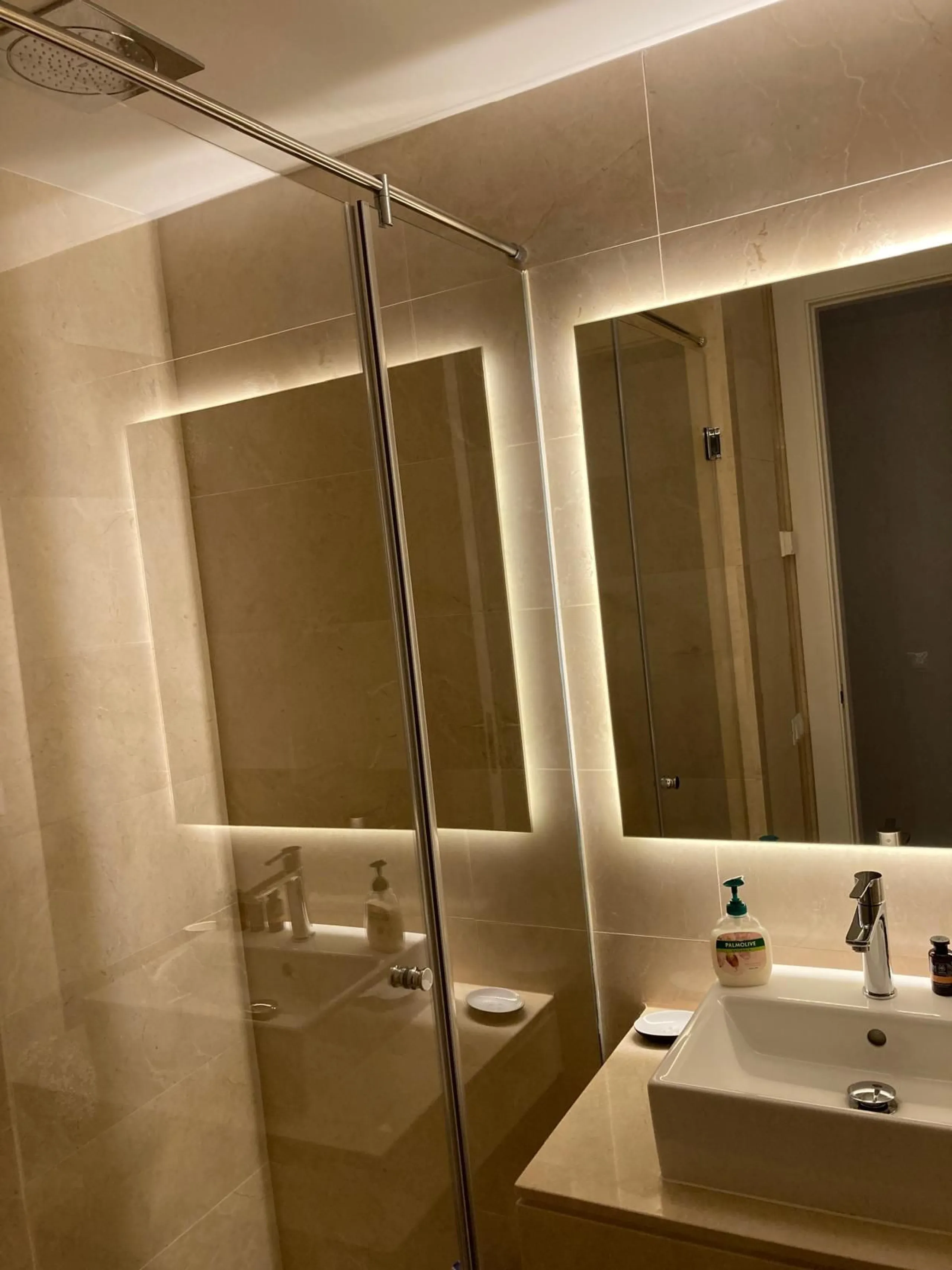 Apartment - Ground Floor Apartment в продаже в Marbella, Málaga. В доме 3 спален и 2 ванных комнат. Площадь дома 130 м². Площадь участка 54 м²