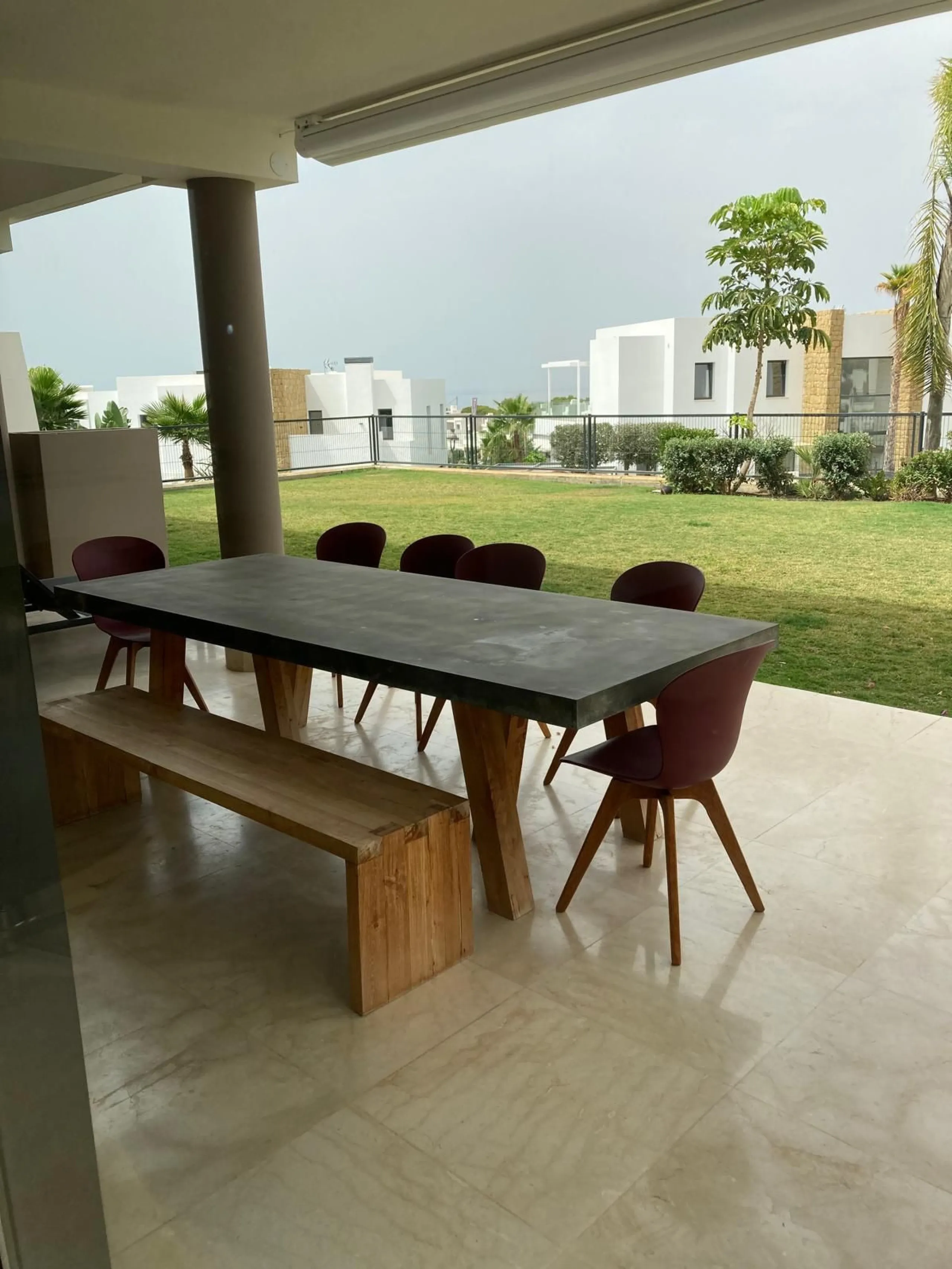 Apartment - Ground Floor Apartment в продаже в Marbella, Málaga. В доме 3 спален и 2 ванных комнат. Площадь дома 130 м². Площадь участка 54 м²