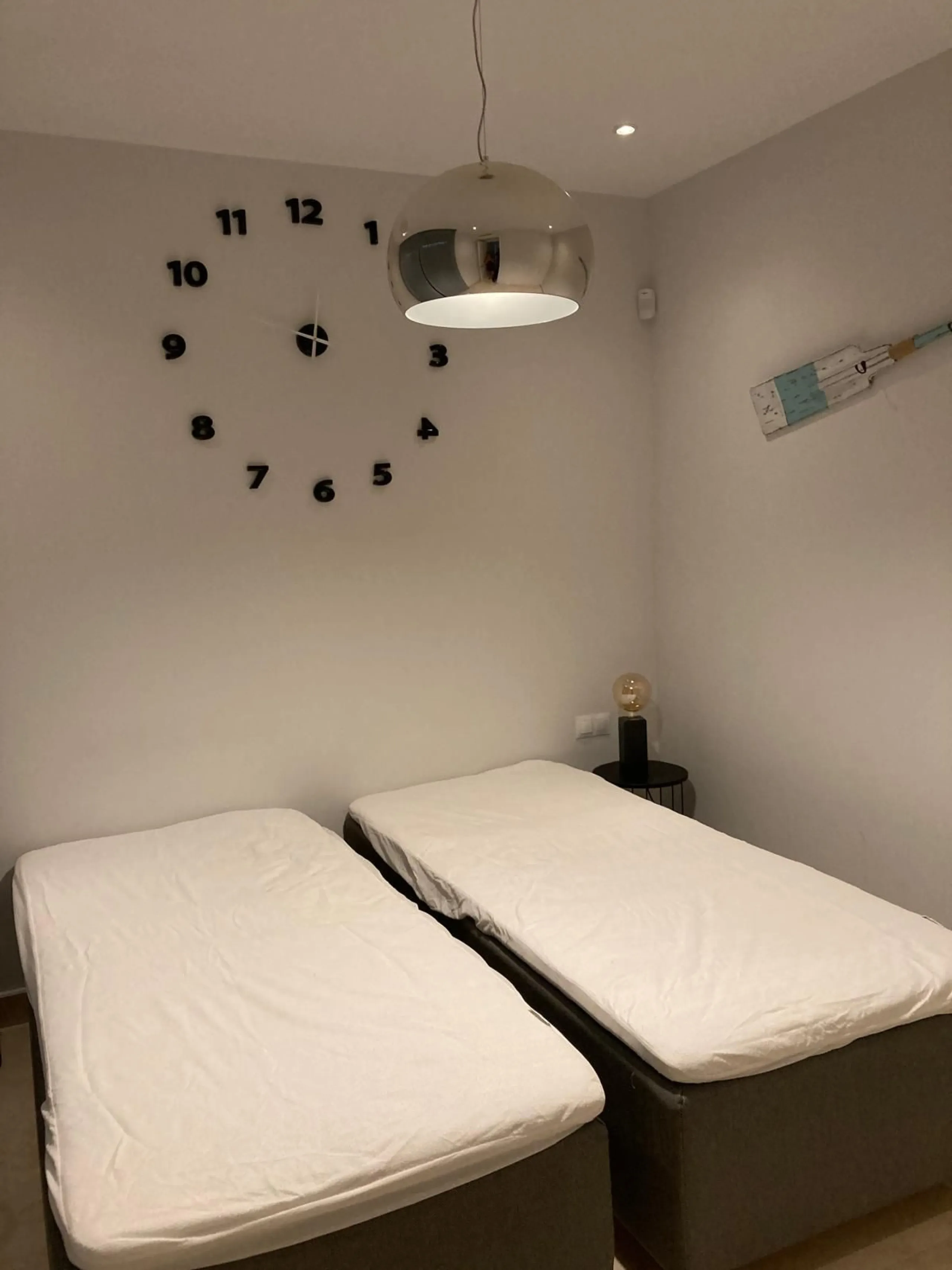 Apartment - Ground Floor Apartment в продаже в Marbella, Málaga. В доме 3 спален и 2 ванных комнат. Площадь дома 130 м². Площадь участка 54 м²