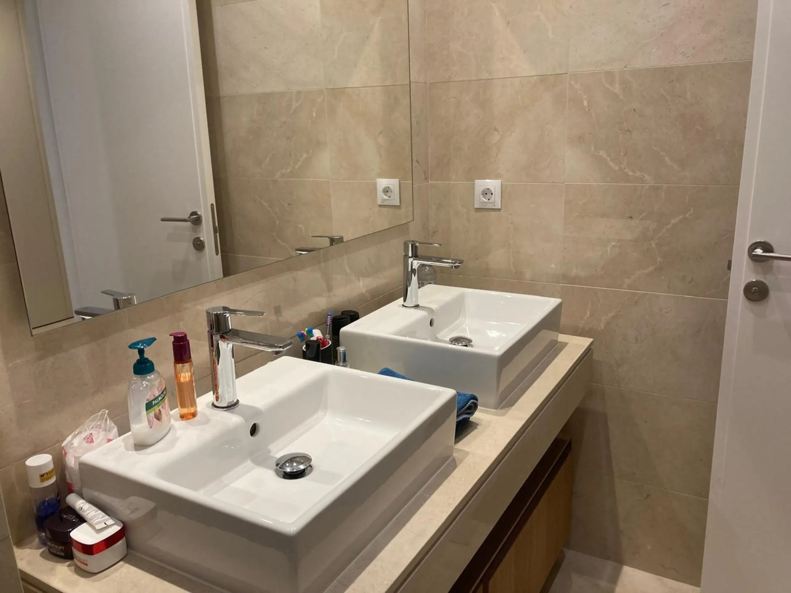 Apartment - Ground Floor Apartment в продаже в Marbella, Málaga. В доме 3 спален и 2 ванных комнат. Площадь дома 130 м². Площадь участка 54 м²