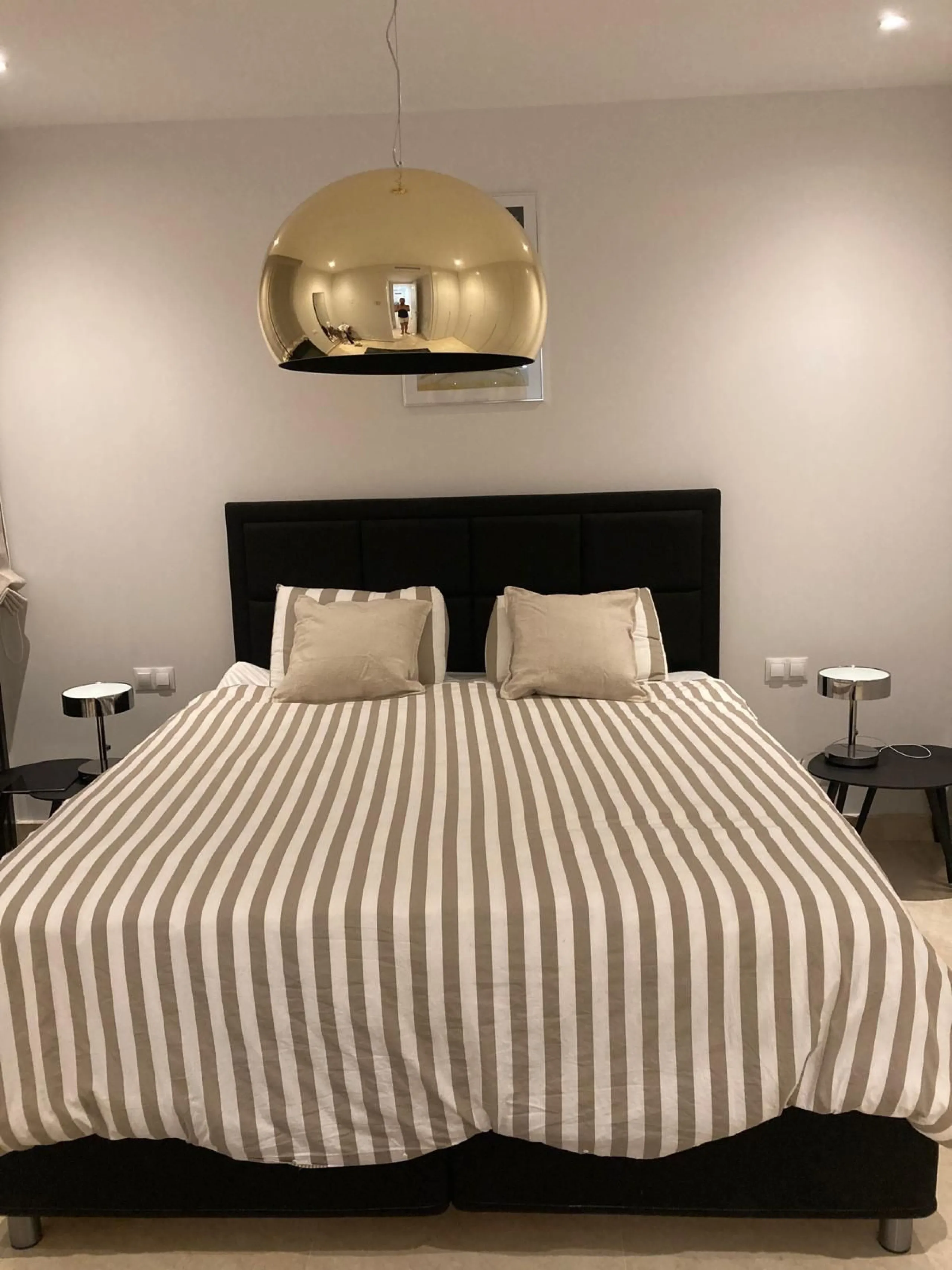 Apartment - Ground Floor Apartment в продаже в Marbella, Málaga. В доме 3 спален и 2 ванных комнат. Площадь дома 130 м². Площадь участка 54 м²