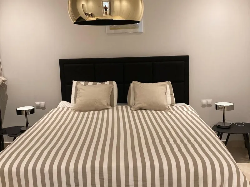 Apartment - Ground Floor Apartment в продаже в Marbella, Málaga. В доме 3 спален и 2 ванных комнат. Площадь дома 130 м². Площадь участка 54 м²