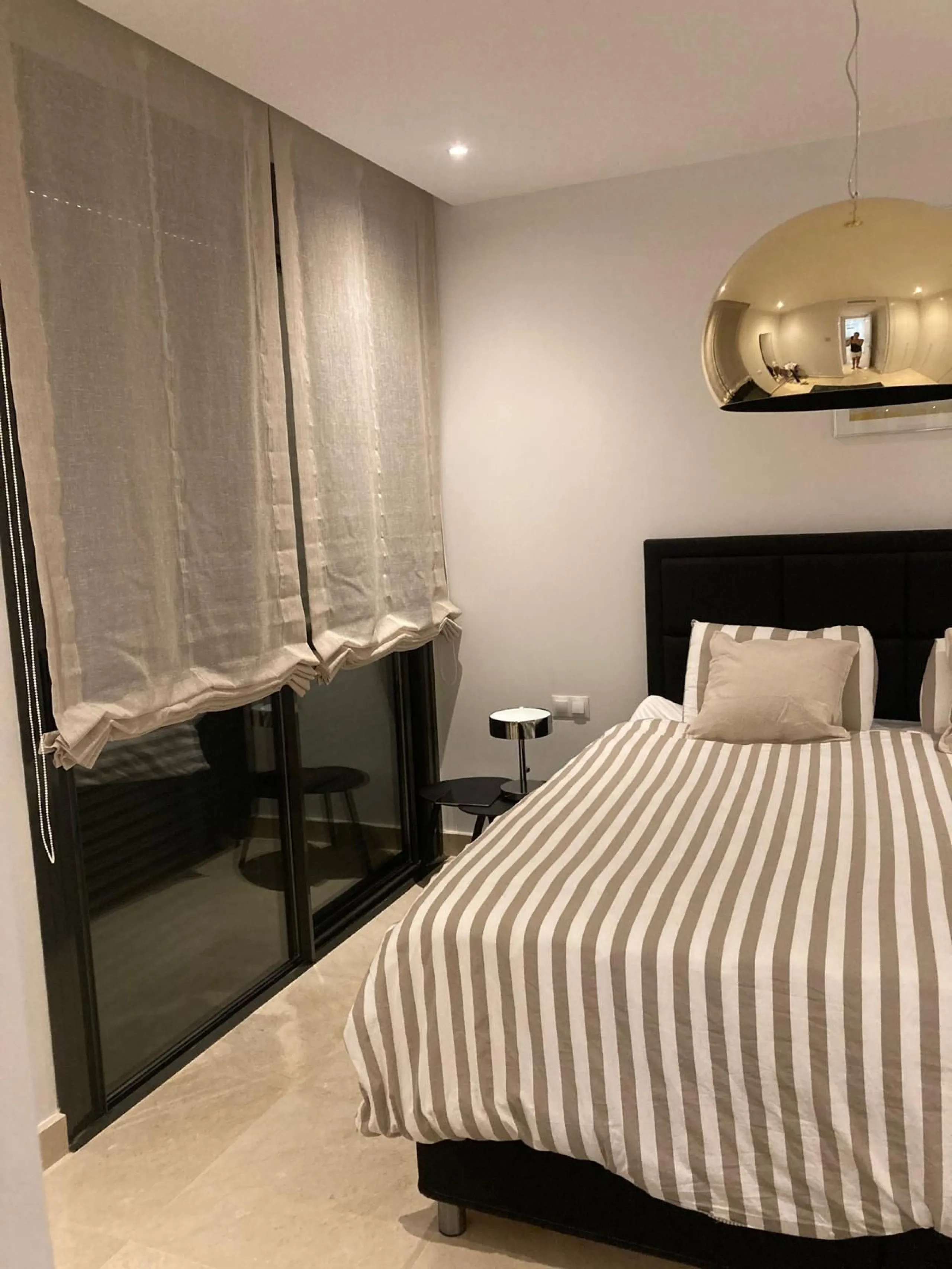 Apartment - Ground Floor Apartment в продаже в Marbella, Málaga. В доме 3 спален и 2 ванных комнат. Площадь дома 130 м². Площадь участка 54 м²