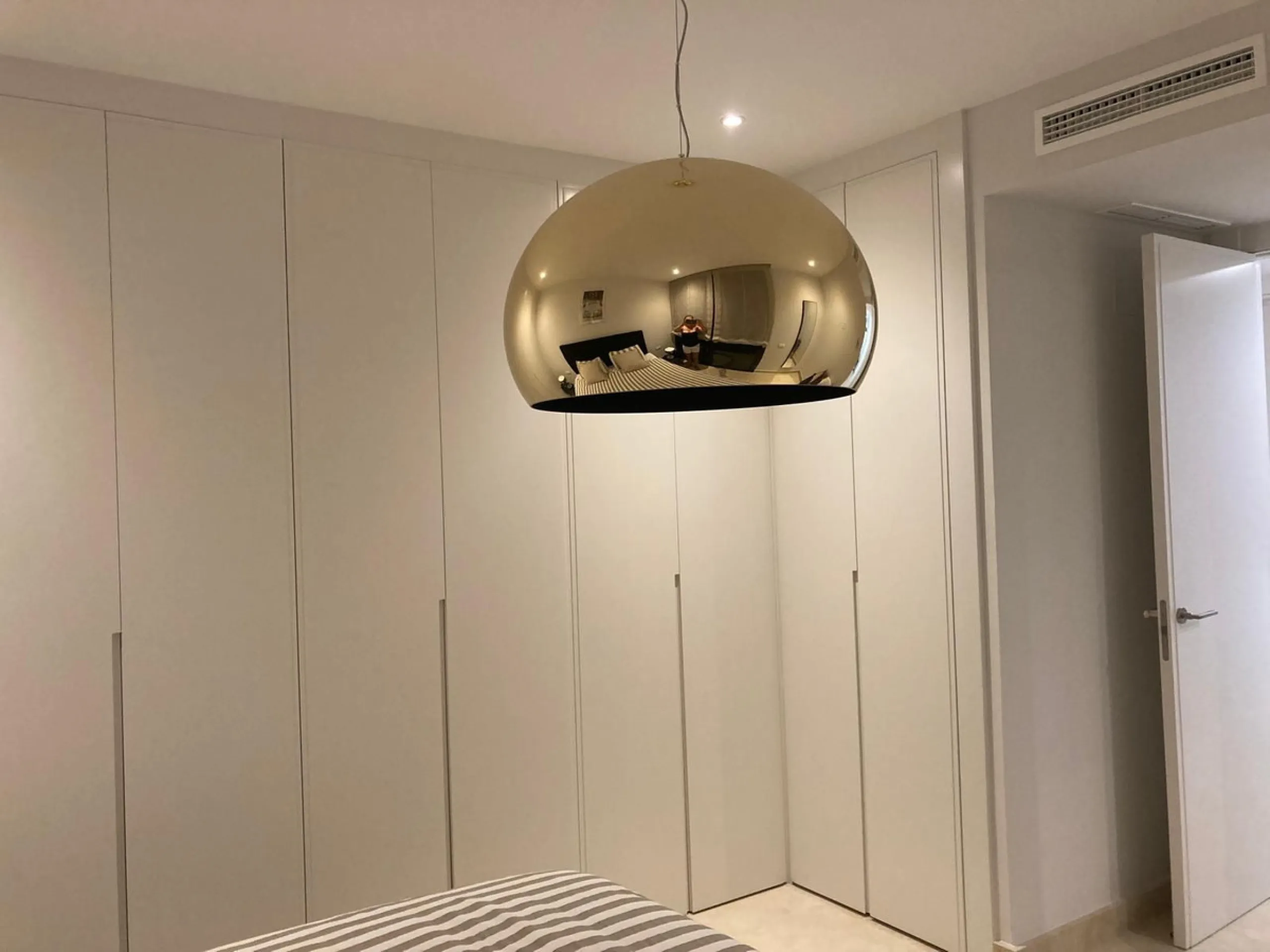 Apartment - Ground Floor Apartment в продаже в Marbella, Málaga. В доме 3 спален и 2 ванных комнат. Площадь дома 130 м². Площадь участка 54 м²