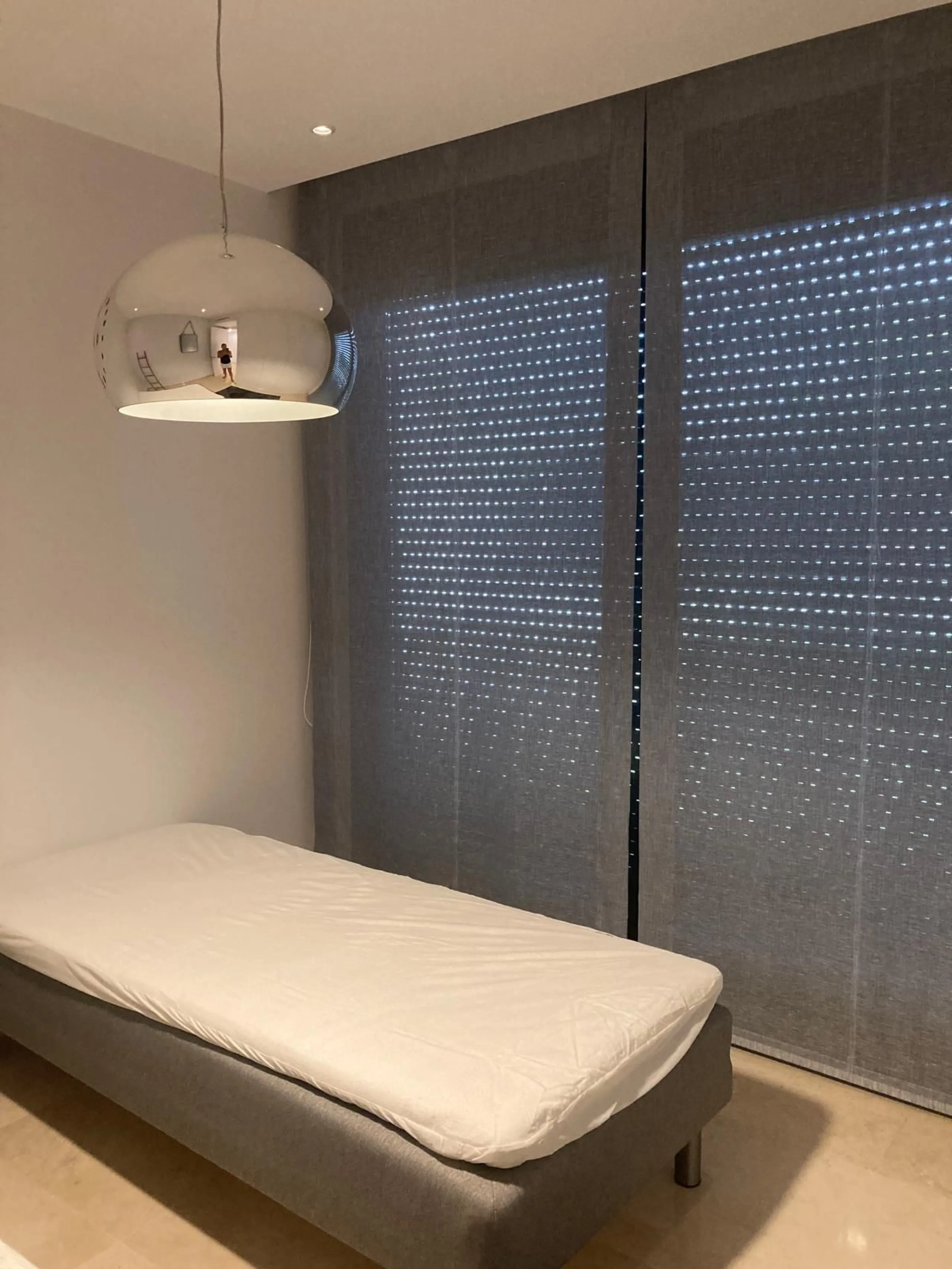 Apartment - Ground Floor Apartment в продаже в Marbella, Málaga. В доме 3 спален и 2 ванных комнат. Площадь дома 130 м². Площадь участка 54 м²
