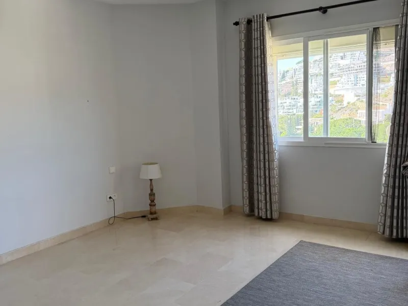 EXCLUSIVE LISTING
