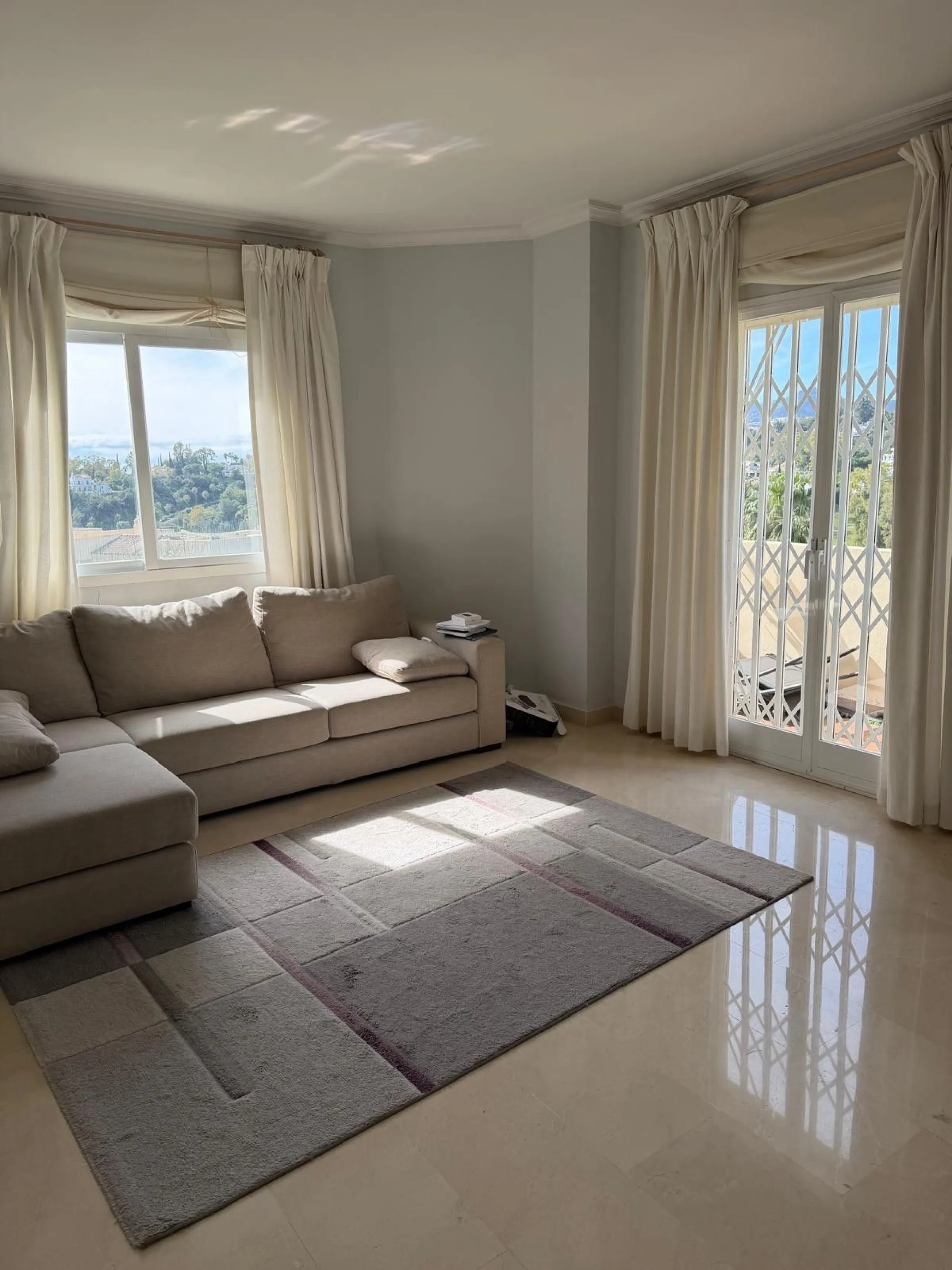 EXCLUSIVE LISTING
