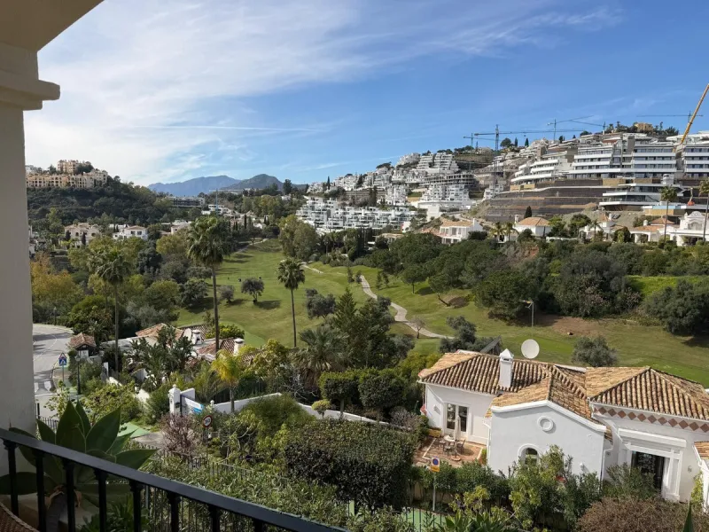 EXCLUSIVE LISTING