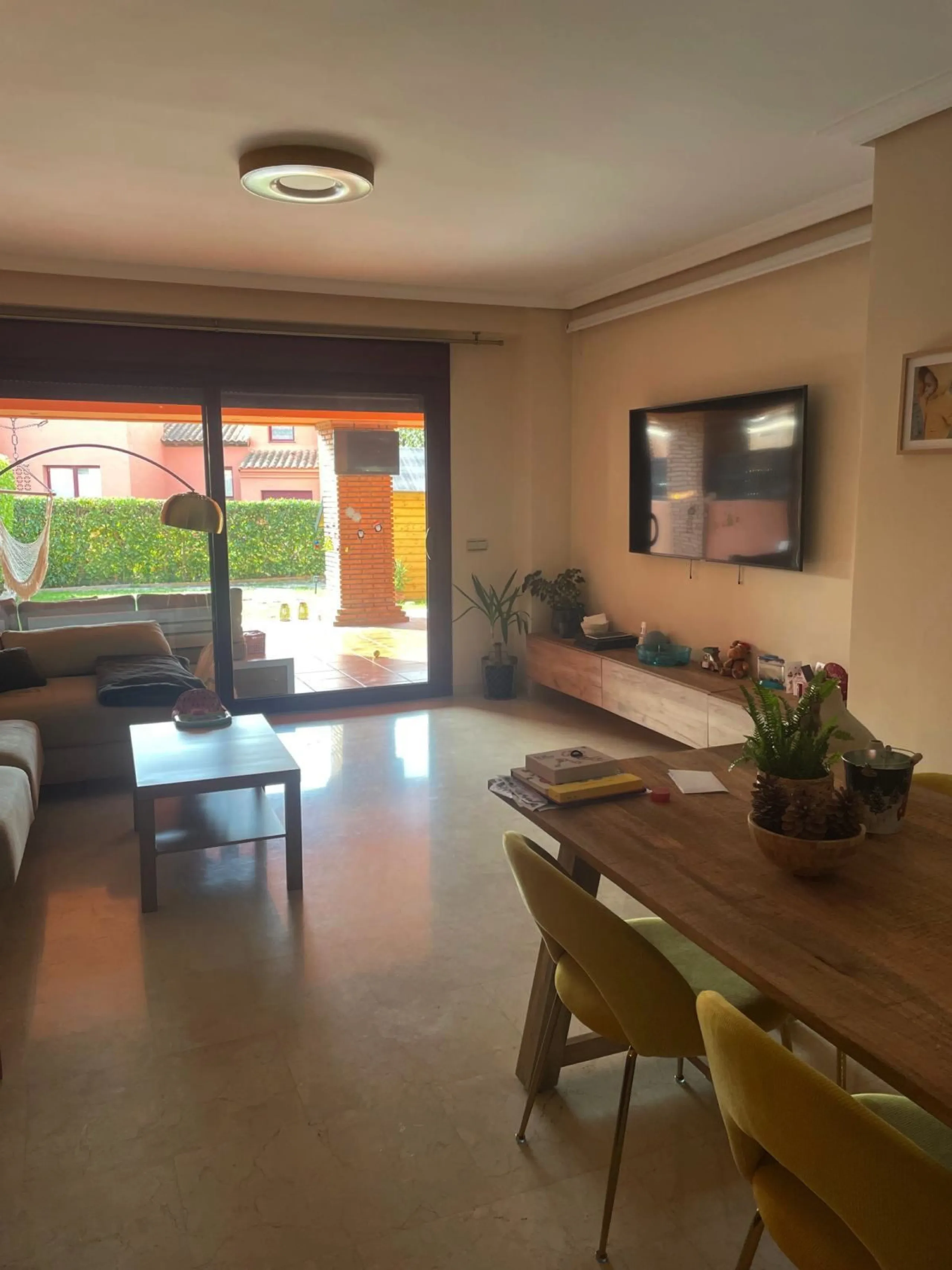 Discover this exceptional property gem in one of the Costa del Sol's most promising areas, nestled within the serene and naturally beautiful Casares Golf & Gardens urbanisation. Surrounded by lush golf courses and Mediterranean landscapes, this home offer