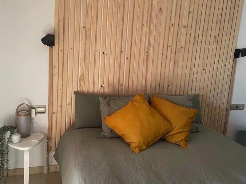 Discover this exceptional property gem in one of the Costa del Sol's most promising areas, nestled within the serene and naturally beautiful Casares Golf & Gardens urbanisation. Surrounded by lush golf courses and Mediterranean landscapes, this home offer