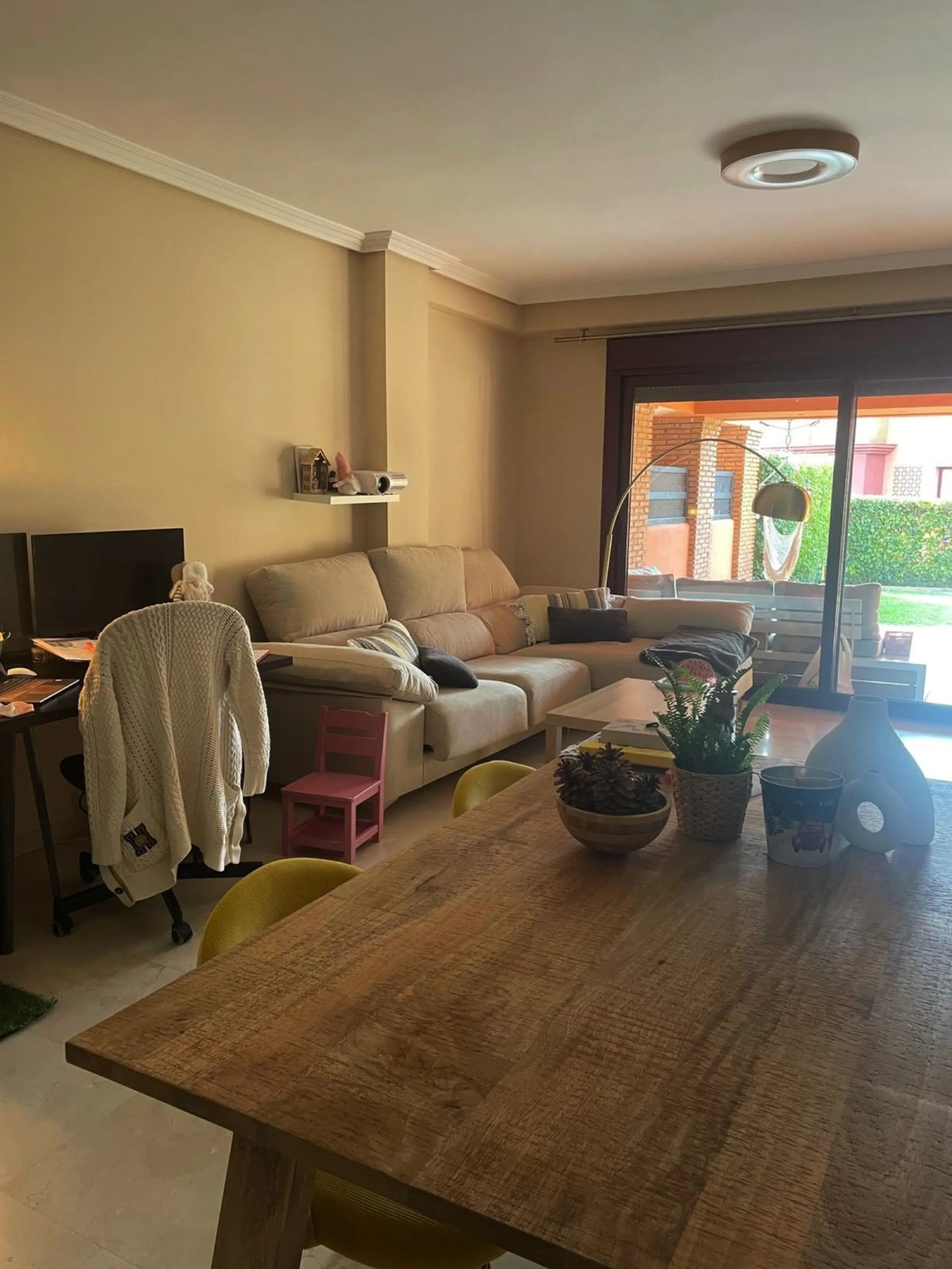 Discover this exceptional property gem in one of the Costa del Sol's most promising areas, nestled within the serene and naturally beautiful Casares Golf & Gardens urbanisation. Surrounded by lush golf courses and Mediterranean landscapes, this home offer