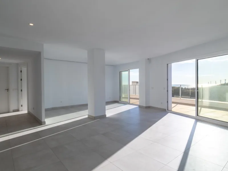 Apartment - Penthouse в продаже в Marbella, Málaga. В доме 4 спален и 3 ванных комнат. Площадь дома 175 м²