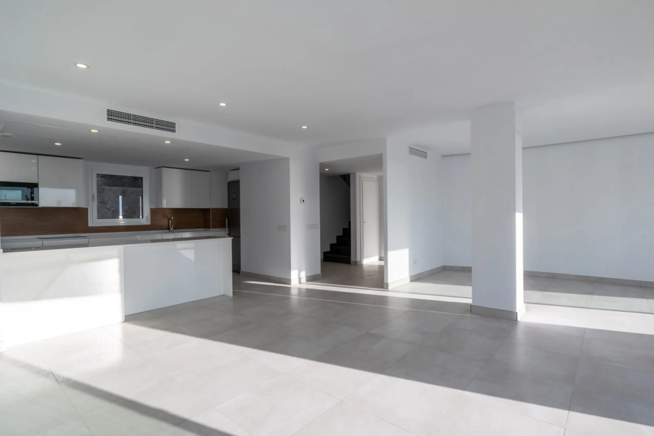 Apartment - Penthouse в продаже в Marbella, Málaga. В доме 4 спален и 3 ванных комнат. Площадь дома 175 м²