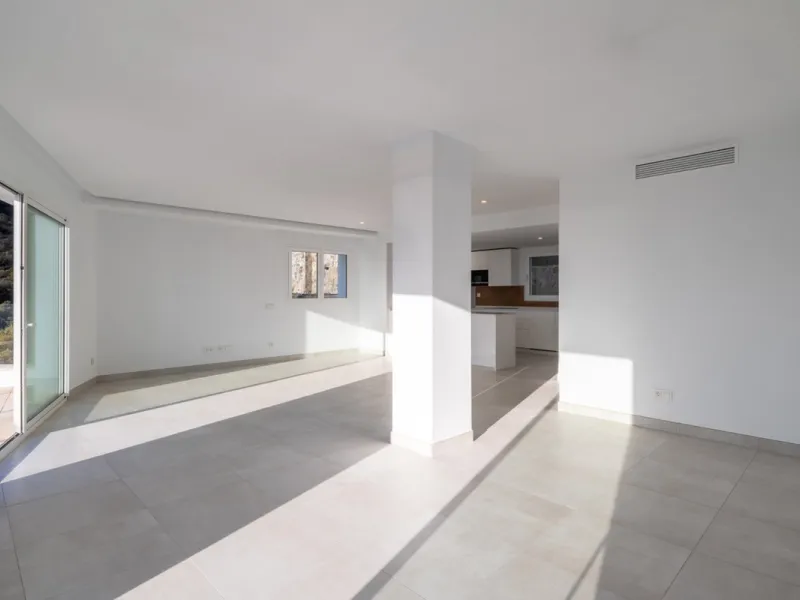 Apartment - Penthouse в продаже в Marbella, Málaga. В доме 4 спален и 3 ванных комнат. Площадь дома 175 м²