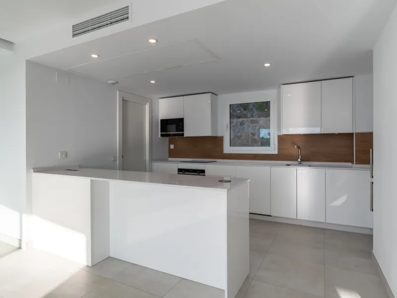 Apartment - Penthouse в продаже в Marbella, Málaga. В доме 4 спален и 3 ванных комнат. Площадь дома 175 м²