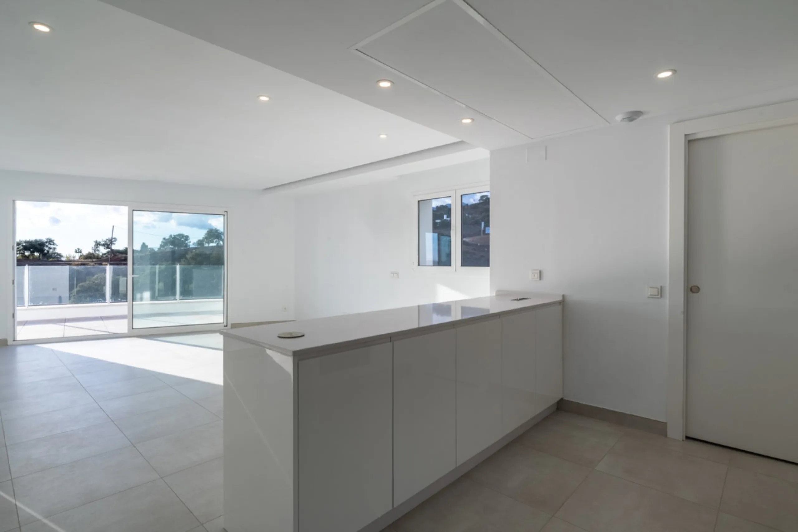 Apartment - Penthouse в продаже в Marbella, Málaga. В доме 4 спален и 3 ванных комнат. Площадь дома 175 м²