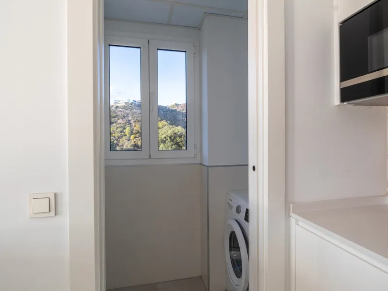 Apartment - Penthouse в продаже в Marbella, Málaga. В доме 4 спален и 3 ванных комнат. Площадь дома 175 м²