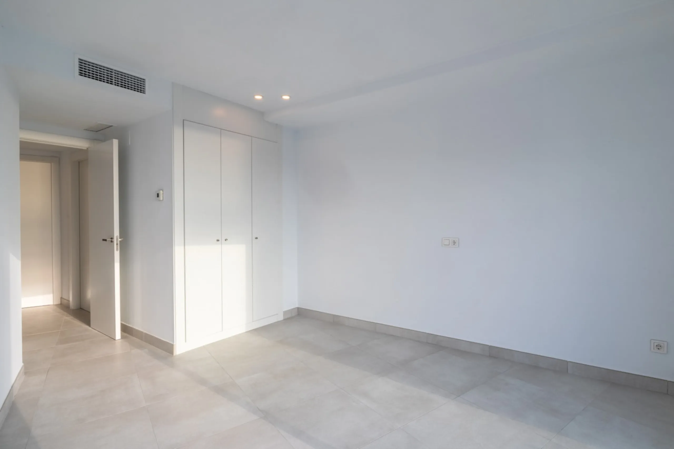 Apartment - Penthouse в продаже в Marbella, Málaga. В доме 4 спален и 3 ванных комнат. Площадь дома 175 м²