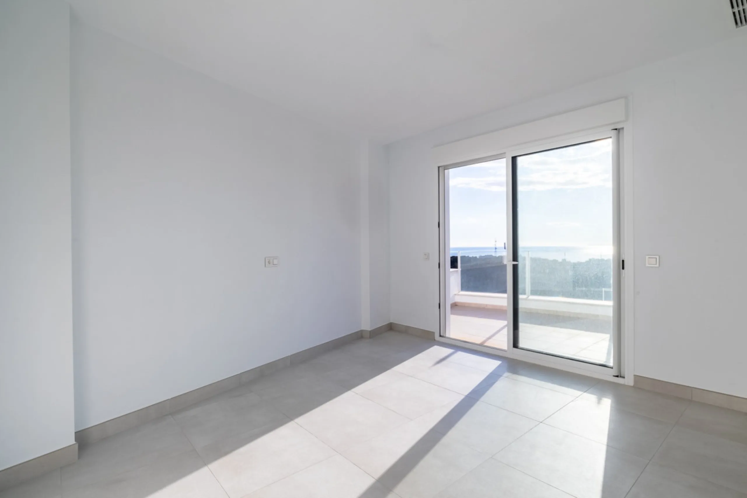 Apartment - Penthouse в продаже в Marbella, Málaga. В доме 4 спален и 3 ванных комнат. Площадь дома 175 м²