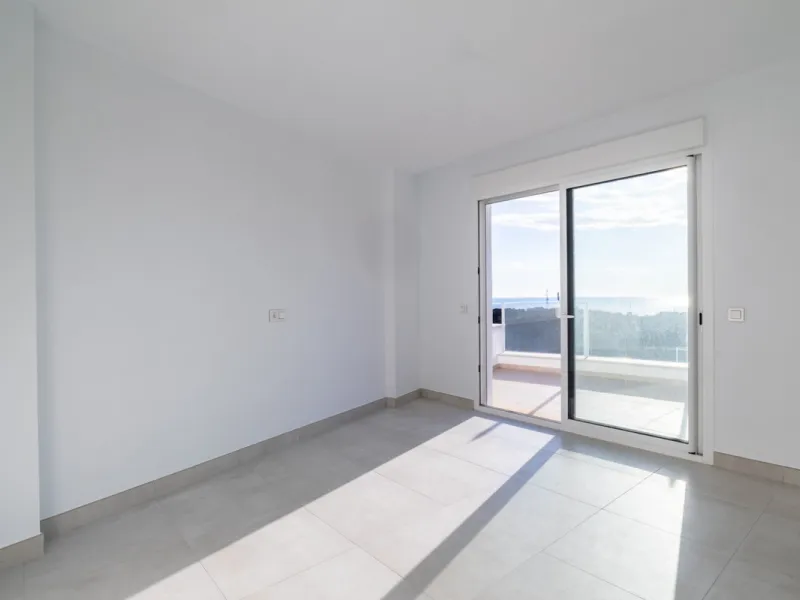 Apartment - Penthouse в продаже в Marbella, Málaga. В доме 4 спален и 3 ванных комнат. Площадь дома 175 м²