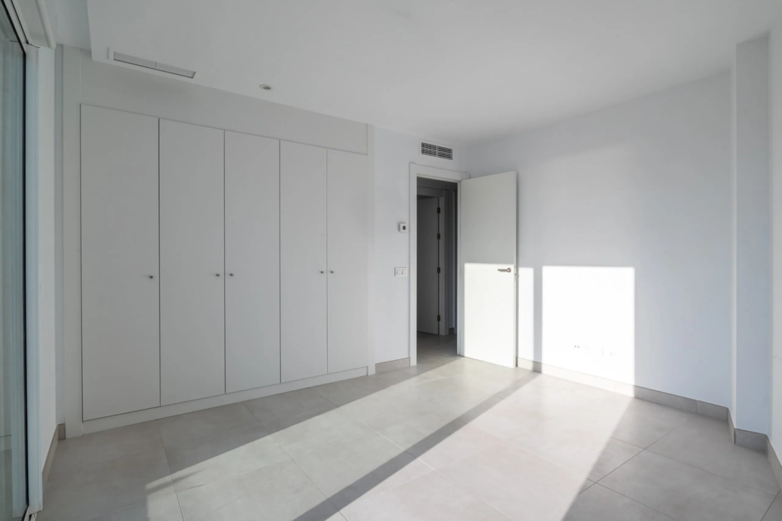 Apartment - Penthouse в продаже в Marbella, Málaga. В доме 4 спален и 3 ванных комнат. Площадь дома 175 м²