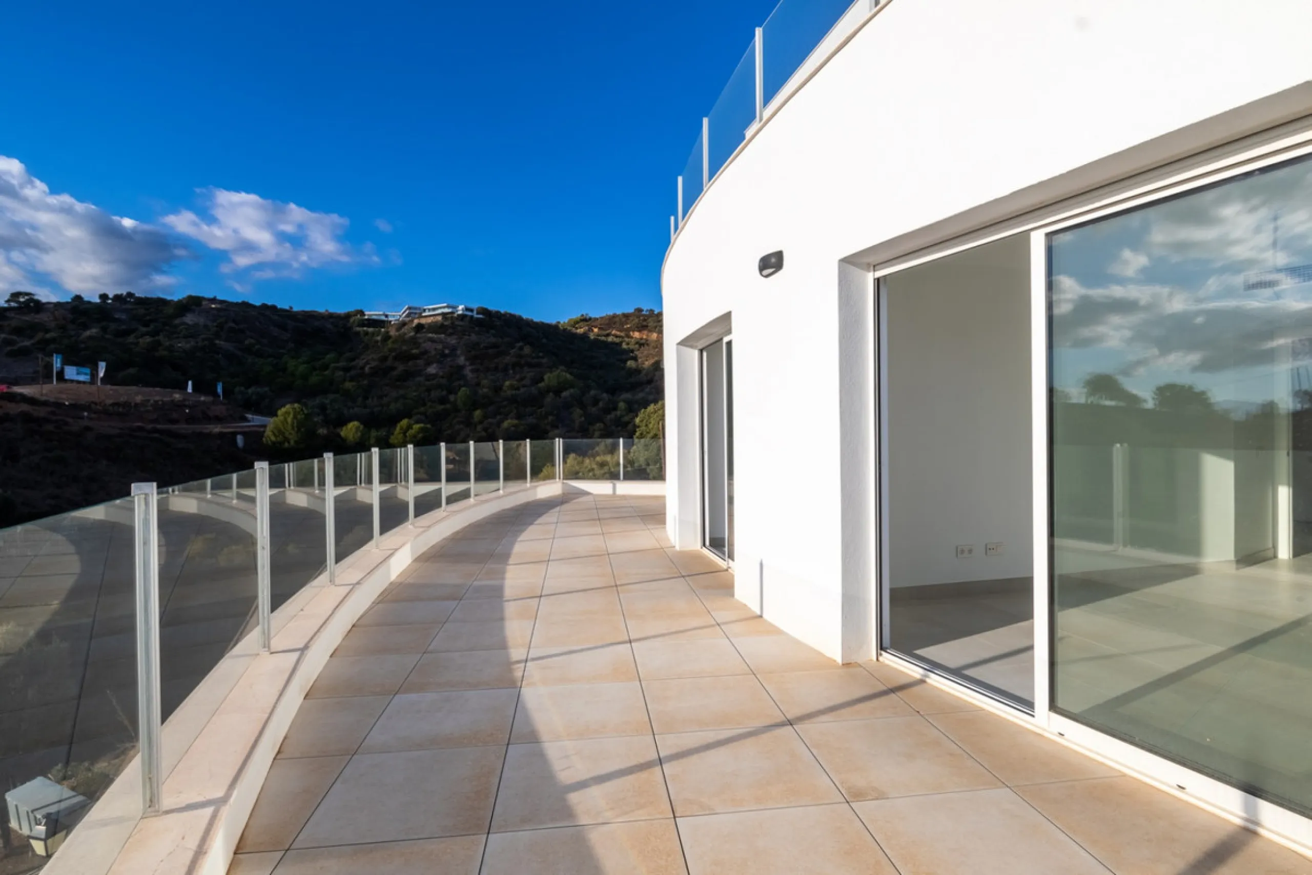 Apartment - Penthouse в продаже в Marbella, Málaga. В доме 4 спален и 3 ванных комнат. Площадь дома 175 м²