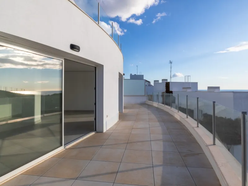 Apartment - Penthouse в продаже в Marbella, Málaga. В доме 4 спален и 3 ванных комнат. Площадь дома 175 м²
