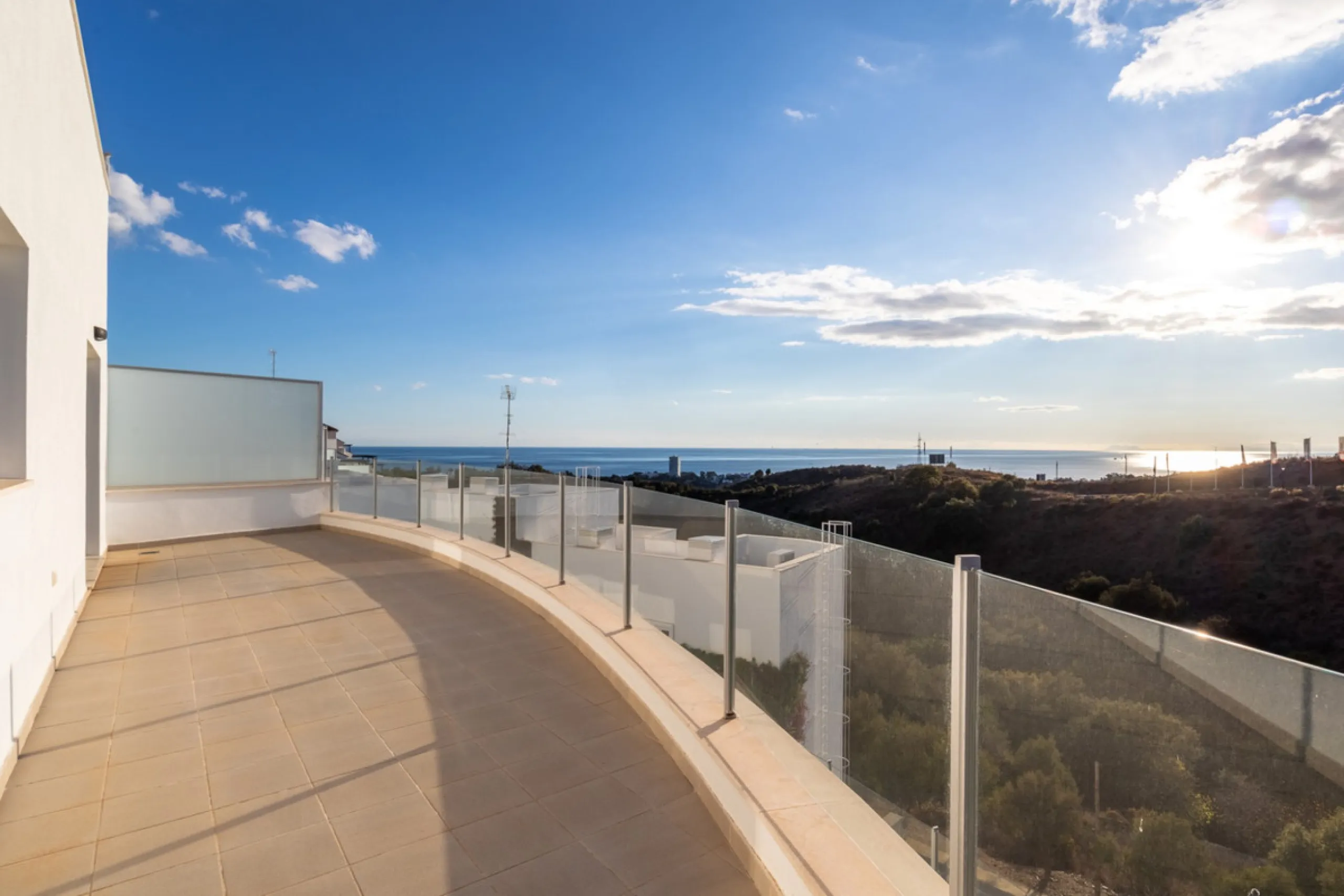 Apartment - Penthouse в продаже в Marbella, Málaga. В доме 4 спален и 3 ванных комнат. Площадь дома 175 м²