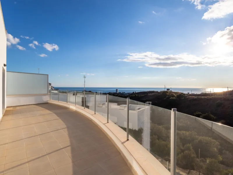 Apartment - Penthouse в продаже в Marbella, Málaga. В доме 4 спален и 3 ванных комнат. Площадь дома 175 м²