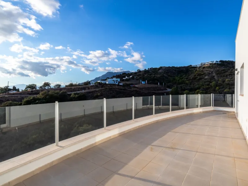 Apartment - Penthouse в продаже в Marbella, Málaga. В доме 4 спален и 3 ванных комнат. Площадь дома 175 м²