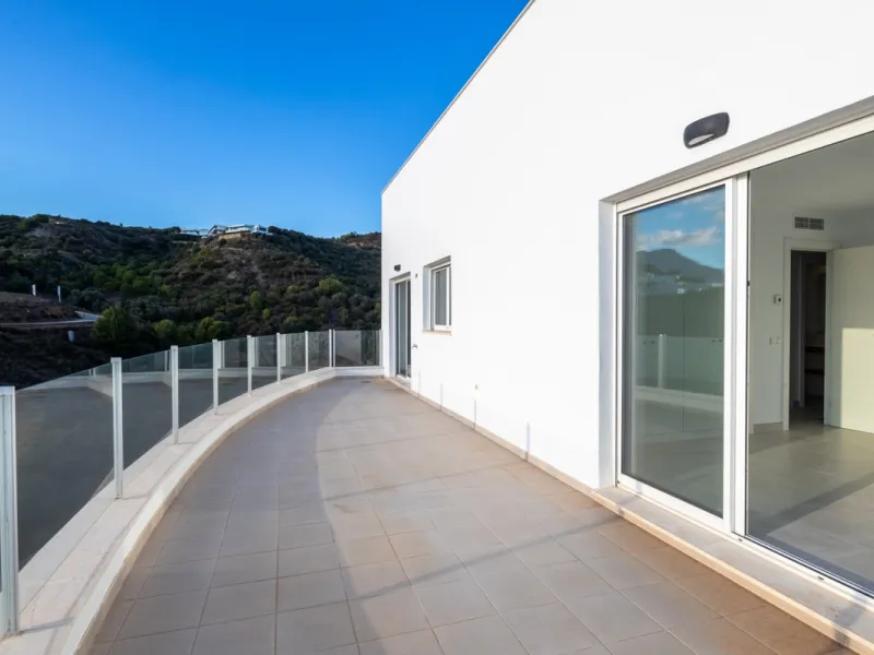 Apartment - Penthouse в продаже в Marbella, Málaga. В доме 4 спален и 3 ванных комнат. Площадь дома 175 м²