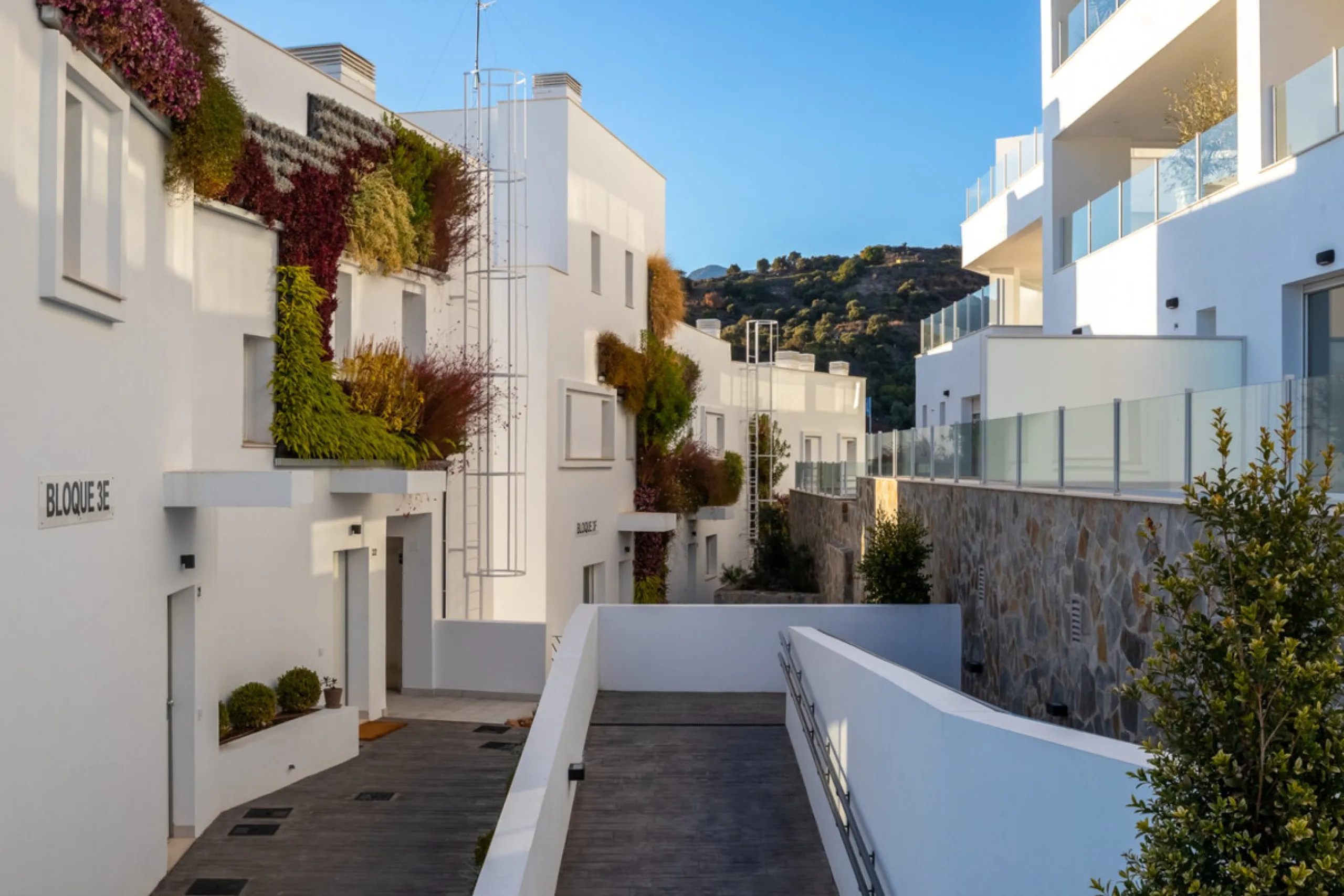 Apartment - Penthouse в продаже в Marbella, Málaga. В доме 4 спален и 3 ванных комнат. Площадь дома 175 м²