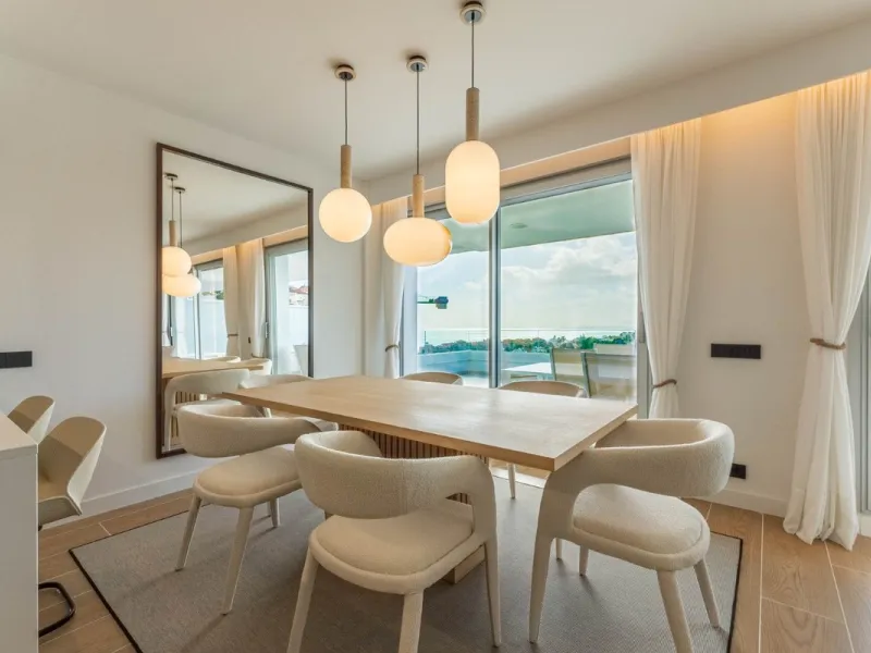 Luxury corner, South,-South West Facing 3-Bedroom corner Penthouse with Solarium & Jacuzzi – Estepona..Panoramic views from solarium.