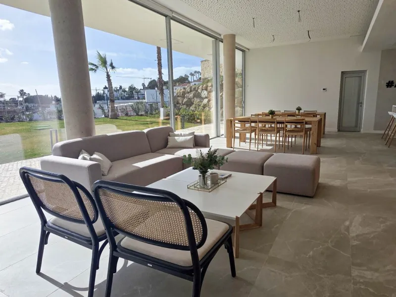 Luxury corner, South,-South West Facing 3-Bedroom corner Penthouse with Solarium & Jacuzzi – Estepona..Panoramic views from solarium.