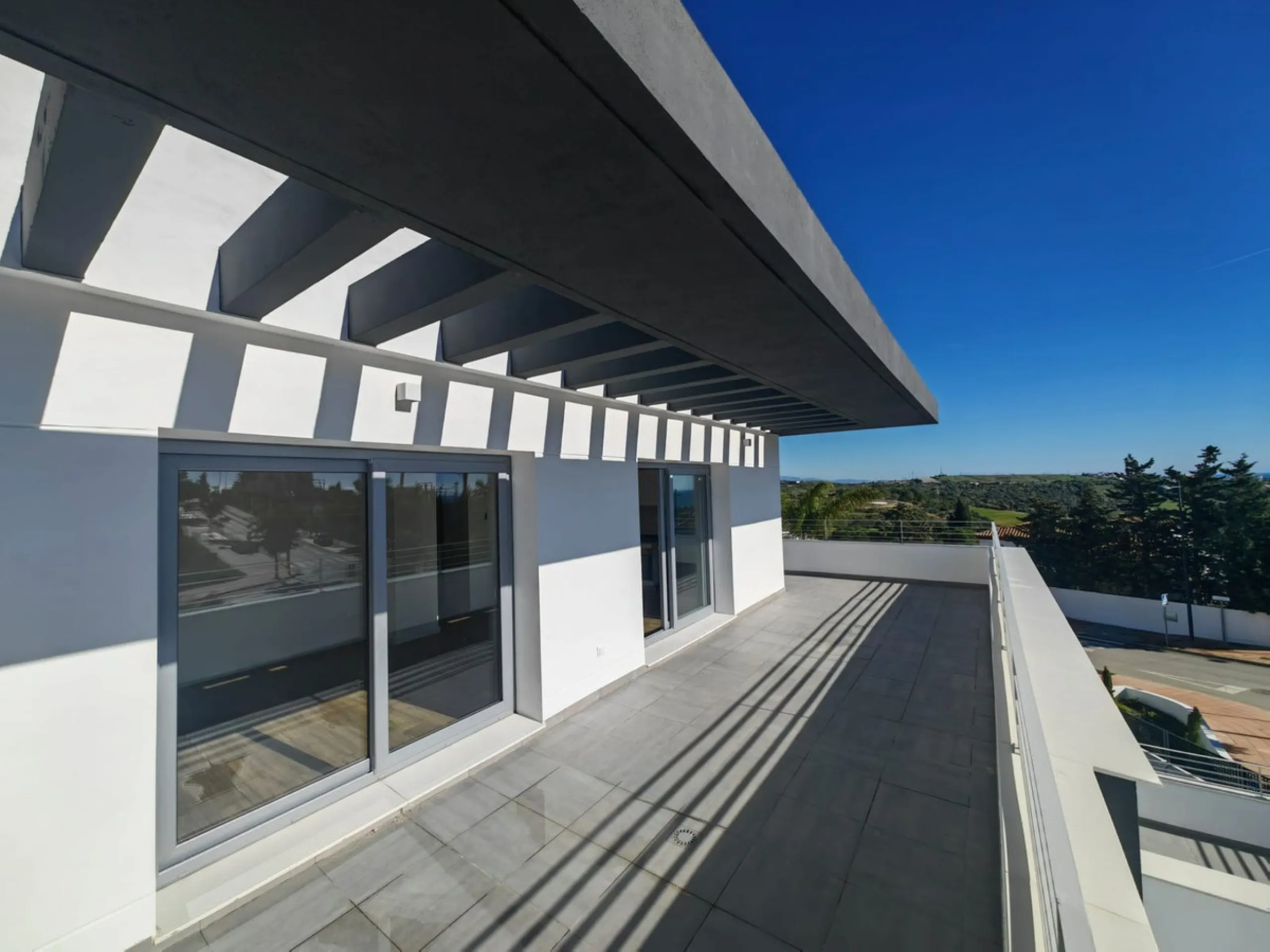 Brand New South-Facing Penthouse with Panoramic Sea & Mountain Views – Habitat Valle Romano