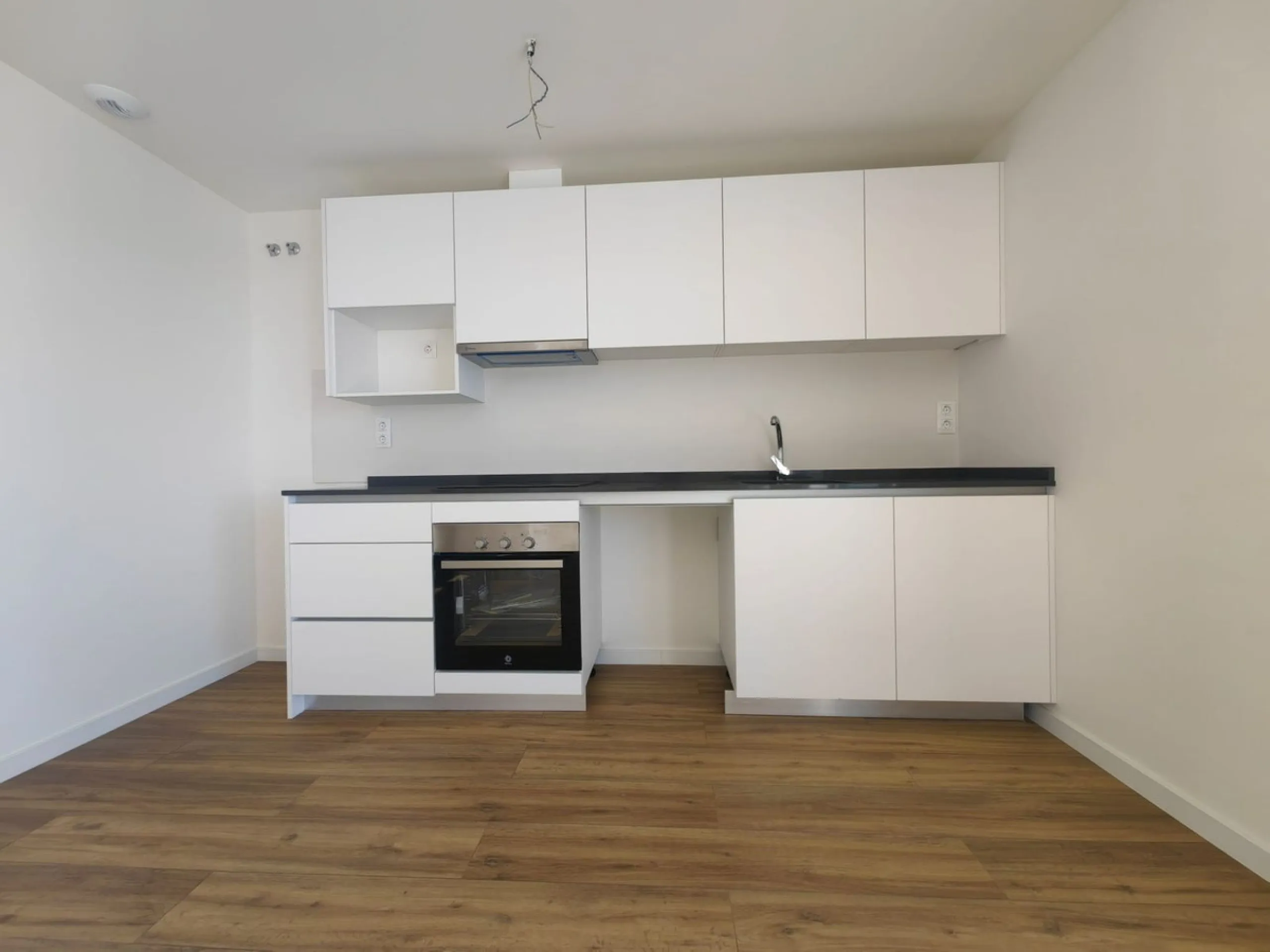Brand New South-Facing Penthouse with Panoramic Sea & Mountain Views – Habitat Valle Romano