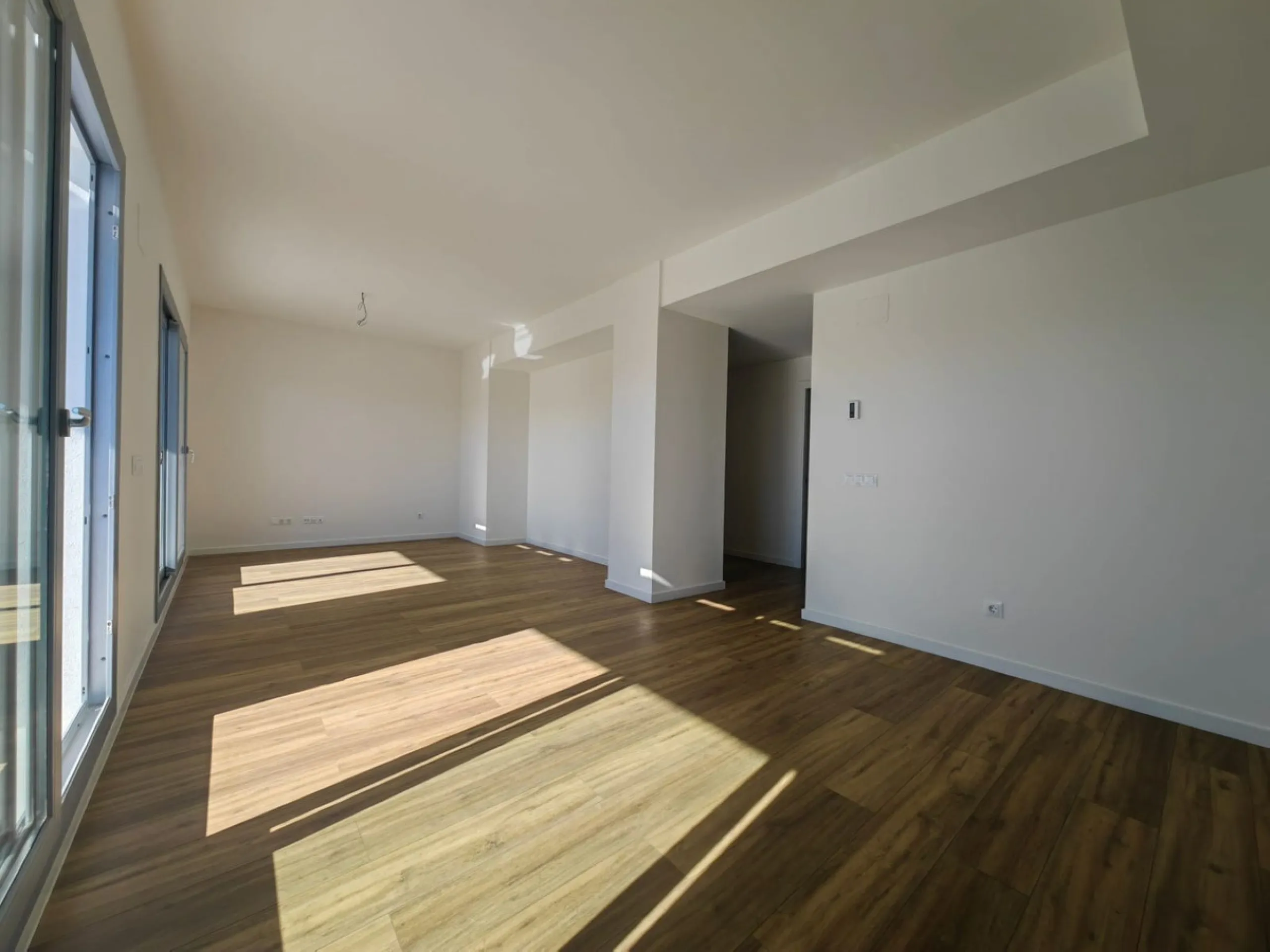 Brand New South-Facing Penthouse with Panoramic Sea & Mountain Views – Habitat Valle Romano