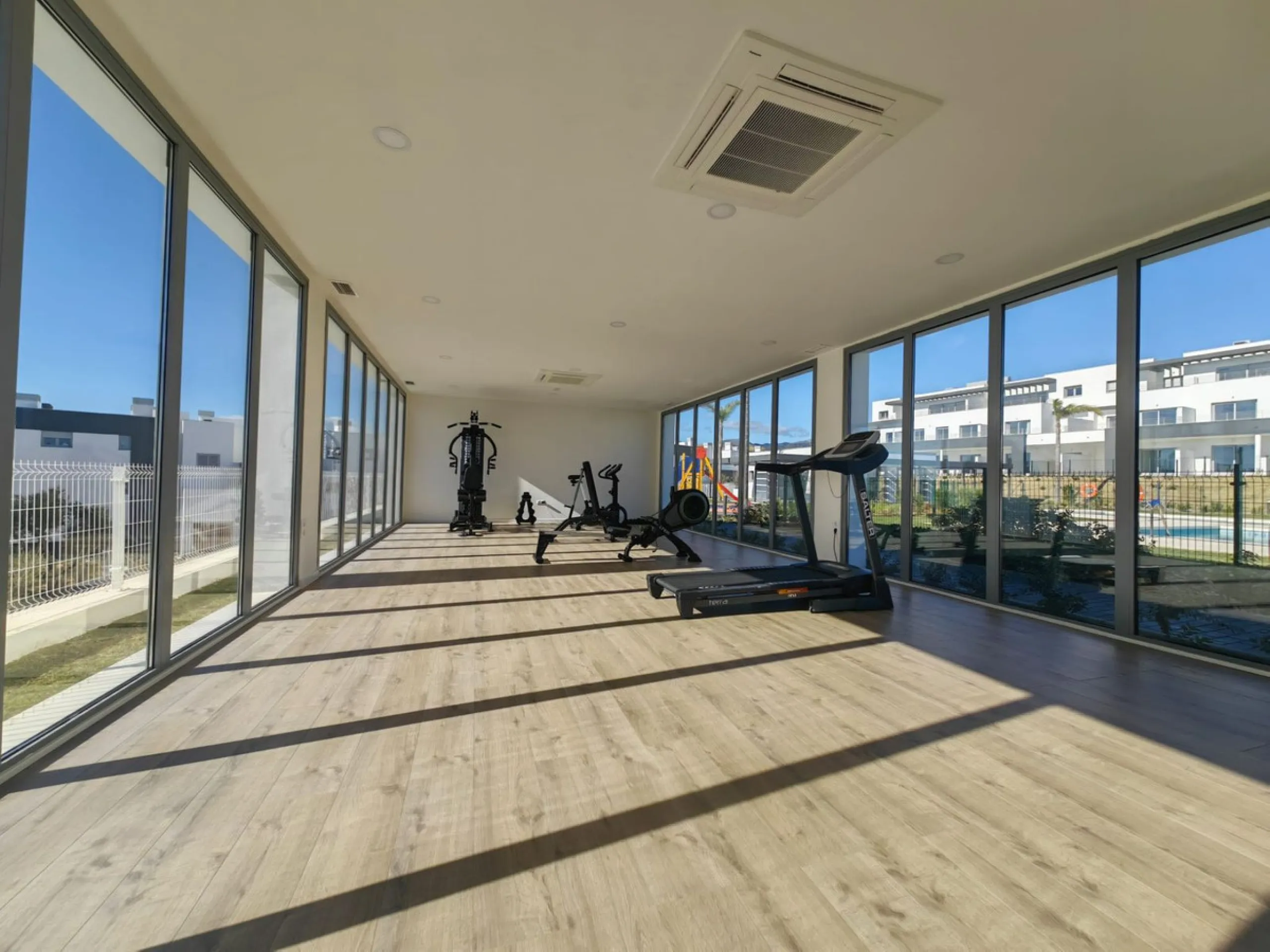 Brand New South-Facing Penthouse with Panoramic Sea & Mountain Views – Habitat Valle Romano