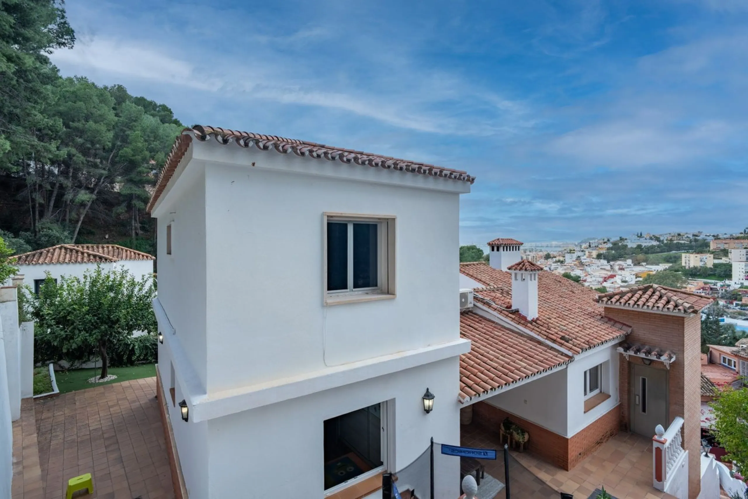 House - Detached Villa в продаже в Málaga, Málaga. В доме 7 спален и 5 ванных комнат. Площадь дома 371 м²