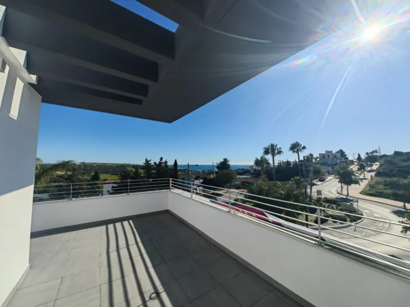 Brand New South-Facing Penthouse with Panoramic Sea & Mountain Views – Habitat Valle Romano