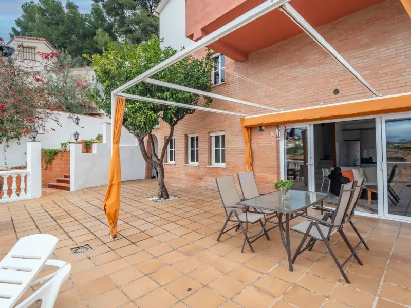 House - Detached Villa в продаже в Málaga, Málaga. В доме 7 спален и 5 ванных комнат. Площадь дома 371 м²