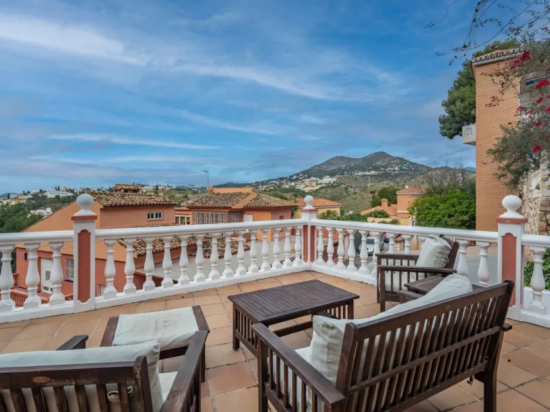 House - Detached Villa в продаже в Málaga, Málaga. В доме 7 спален и 5 ванных комнат. Площадь дома 371 м²