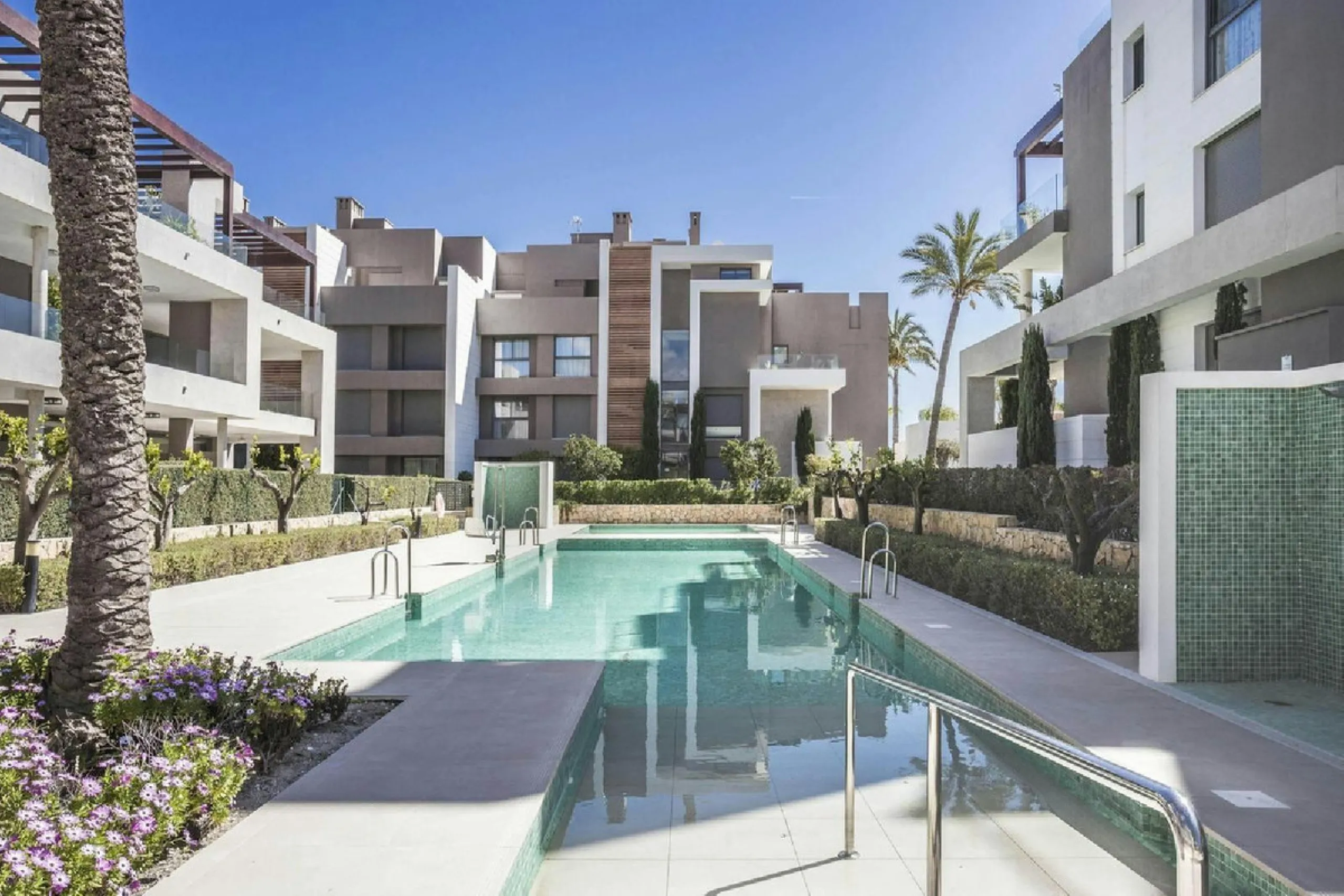 Апартамент нижний этаж, New Golden Mile, Costa del Sol