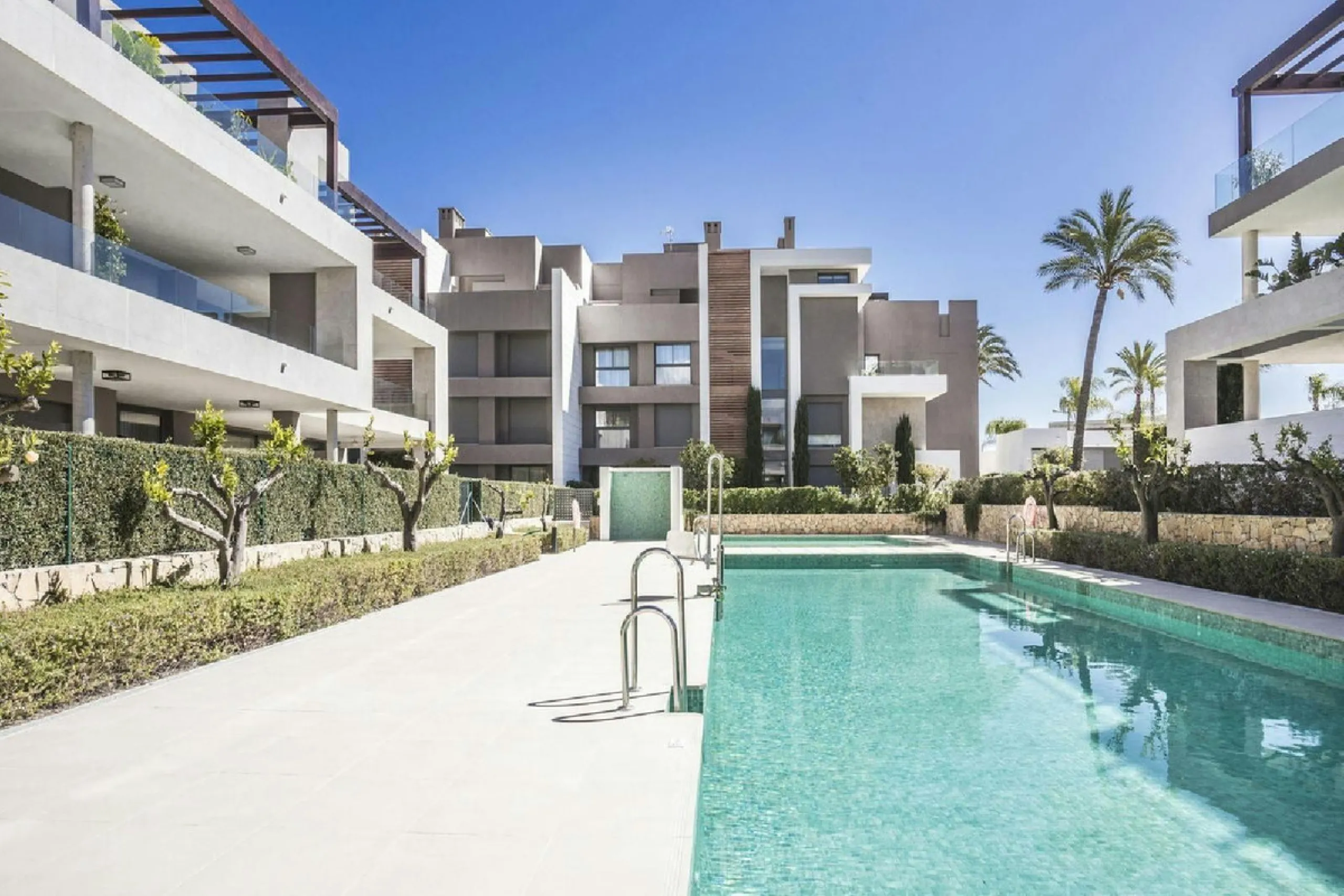 Апартамент нижний этаж, New Golden Mile, Costa del Sol
