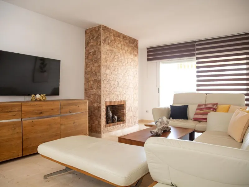 Apartment for sale in Guadalmina Alta, San Pedro Alcántara. Perfect location on the outskirts of town, ideally close to all kinds of amenities while still offering peace and quiet.