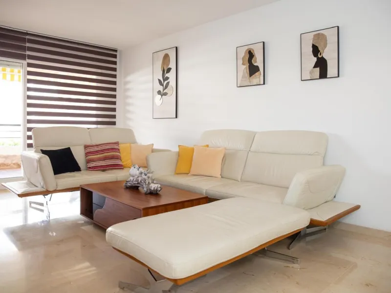 Apartment for sale in Guadalmina Alta, San Pedro Alcántara. Perfect location on the outskirts of town, ideally close to all kinds of amenities while still offering peace and quiet.