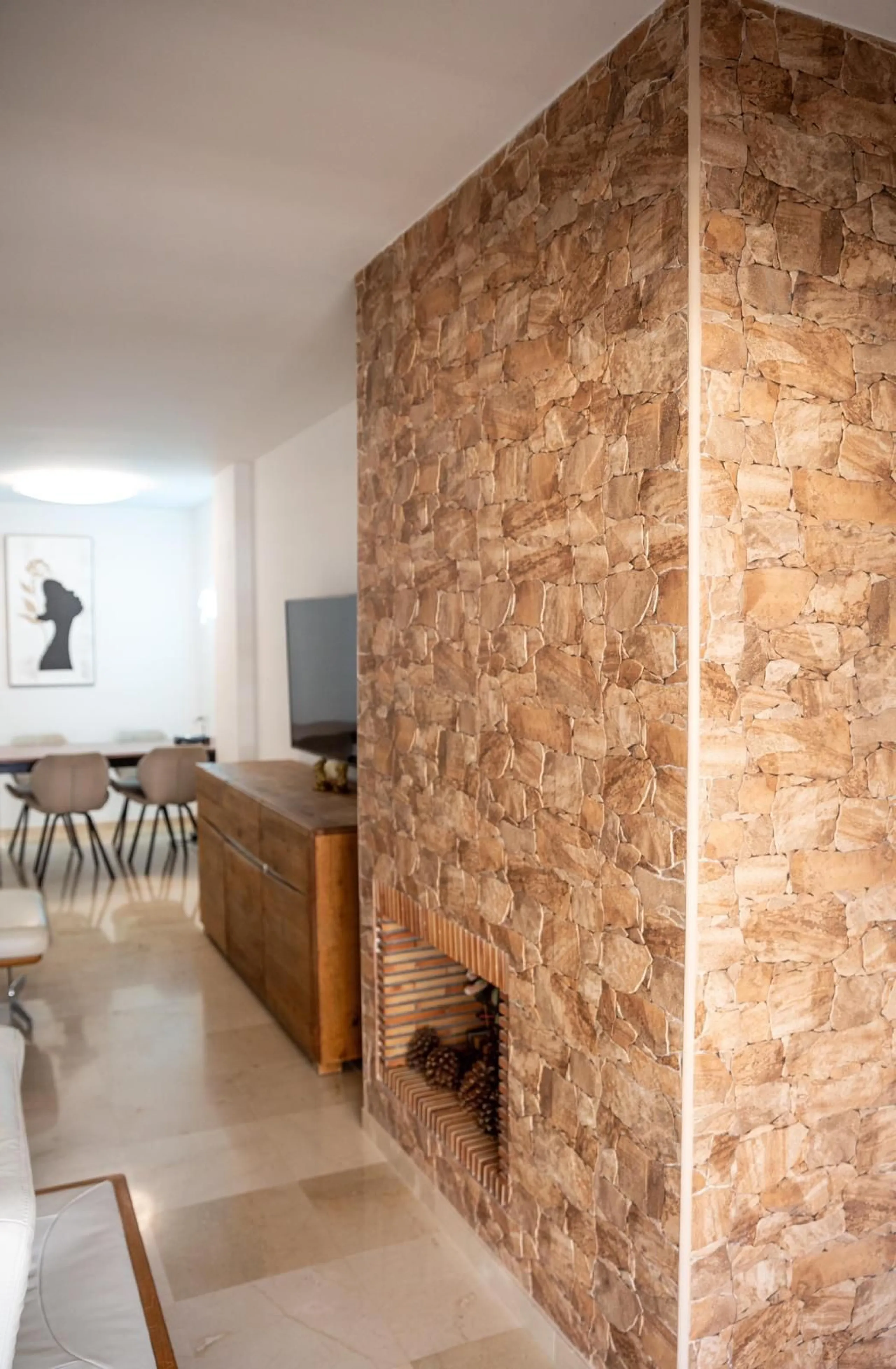 Apartment for sale in Guadalmina Alta, San Pedro Alcántara. Perfect location on the outskirts of town, ideally close to all kinds of amenities while still offering peace and quiet.