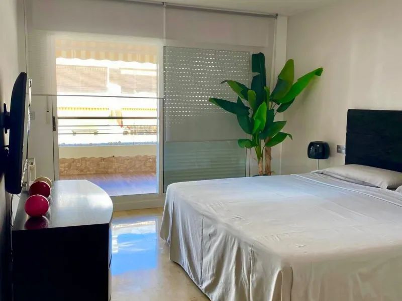 Apartment for sale in Guadalmina Alta, San Pedro Alcántara. Perfect location on the outskirts of town, ideally close to all kinds of amenities while still offering peace and quiet.