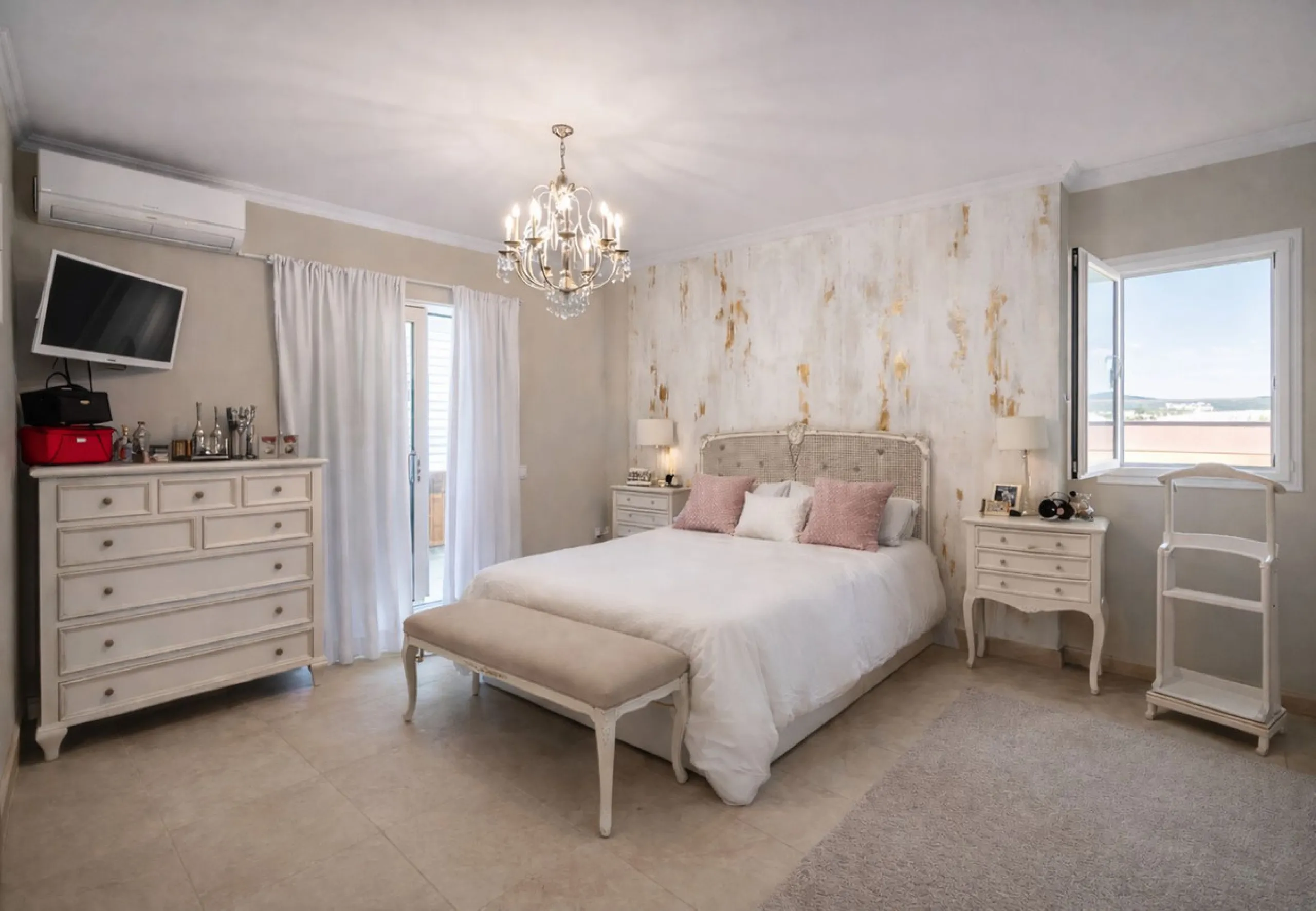 Luxury Townhouse in Urb Tiro Pichón with Private Pool a Few Steps from the Center and the Beach