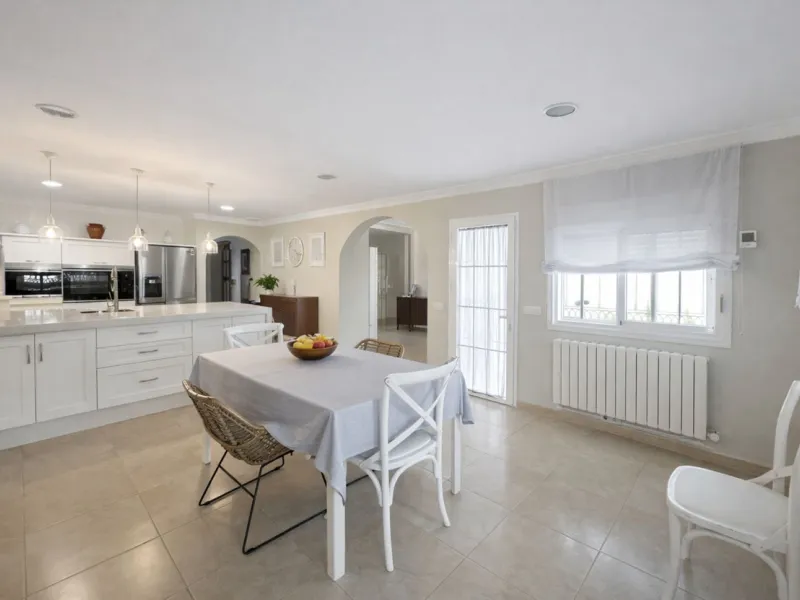 Luxury Townhouse in Urb Tiro Pichón with Private Pool a Few Steps from the Center and the Beach
